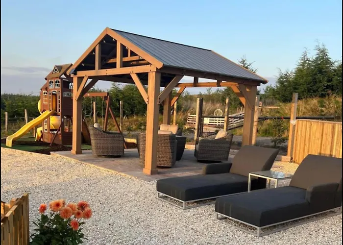 Maneight Luxury Lodge With Hot Tub